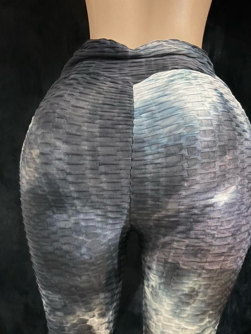 Premium Pets Fish Leggings in Black & White - Picture 5 of 8